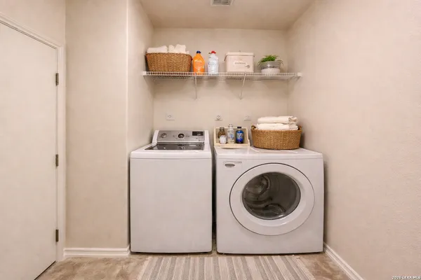 $2,000 | 16902 Graham Walk, San Antonio, TX 78247