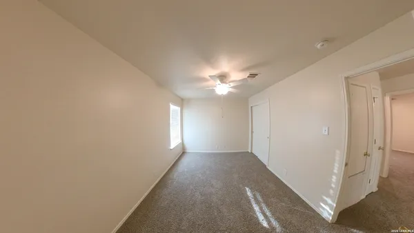 $2,000 | 16902 Graham Walk, San Antonio, TX 78247