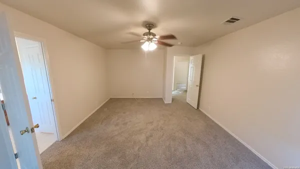 $2,000 | 16902 Graham Walk, San Antonio, TX 78247