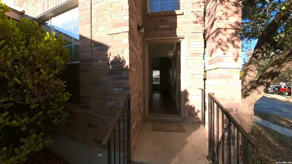 $2,000 | 16902 Graham Walk, San Antonio, TX 78247