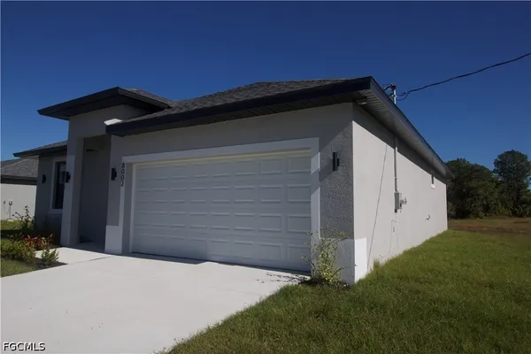 $2,100 | 8002 Spice Court, LaBelle, FL 33935
