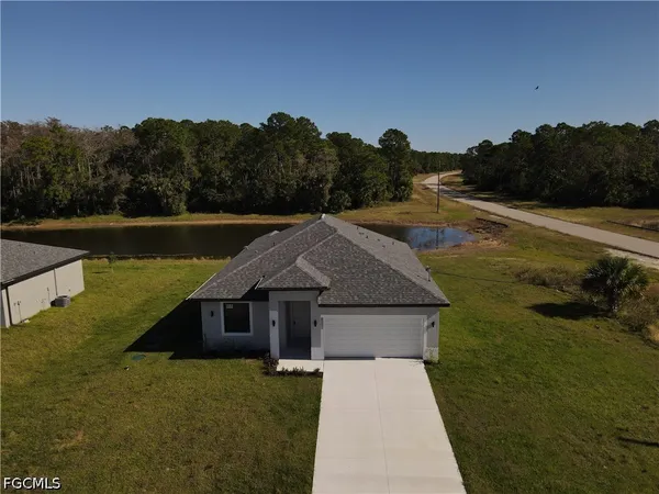 $2,100 | 8002 Spice Court, LaBelle, FL 33935