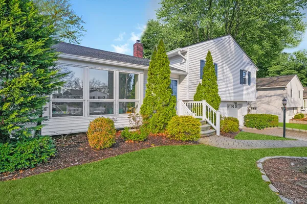 $979,900 | 14 Alden Place, Hartsdale, NY 10530