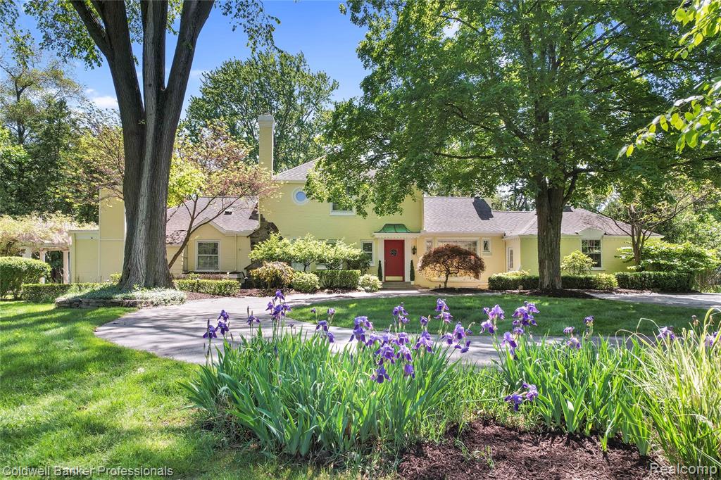 19905 Beverly Road Beverly Hills, MI 48025 - Photo 1 of 98