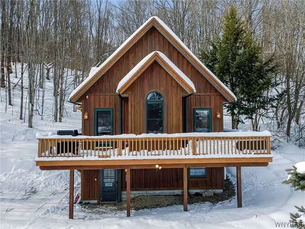 $599,900 | 1013 Eagle Drive, Great Valley, NY 14741
