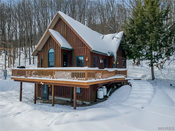 $599,900 | 1013 Eagle Drive, Great Valley, NY 14741
