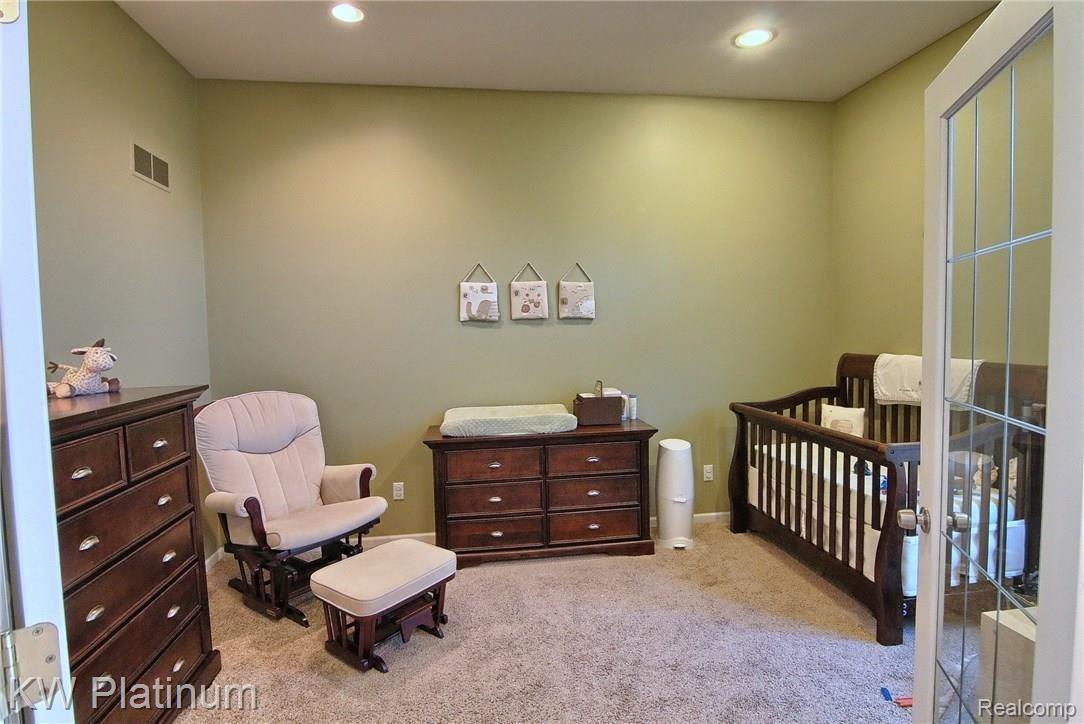 49314 Monte Road New Baltimore, MI 48047 - Photo 16 of 29 Library.jpg