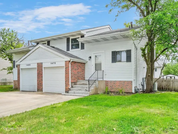 $315,000 | 1475 Merrimac Lane North, Hanover Park, IL 60133