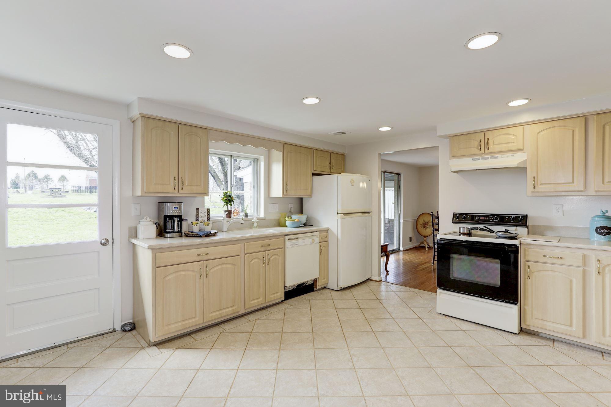 3113 Winifred Drive Burtonsville, MD 20866 - Photo 14 of 31 Spacious updated kitchen with backyard access