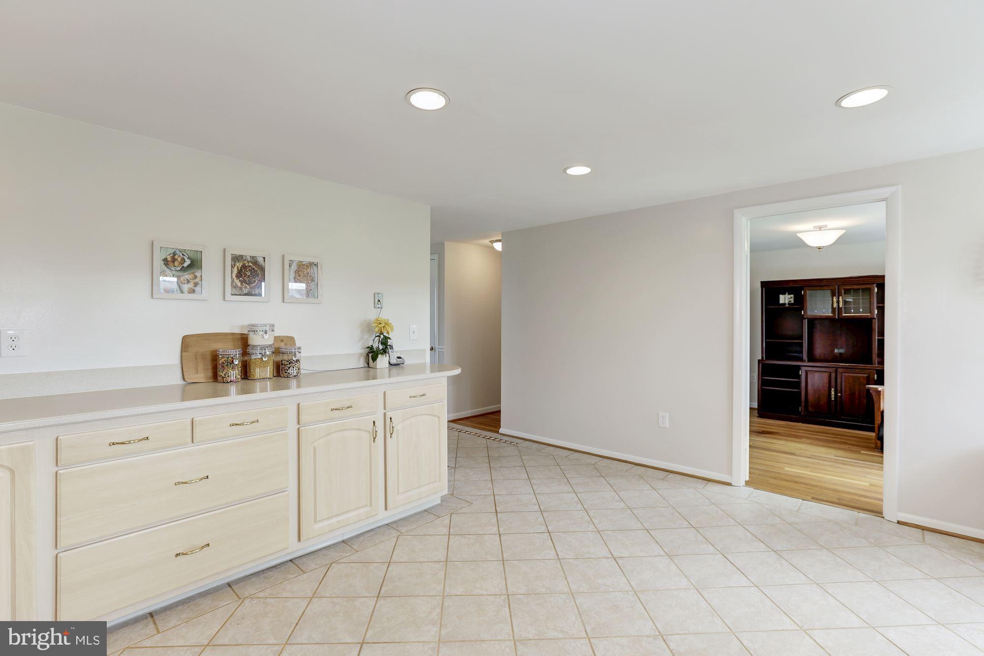 3113 Winifred Drive Burtonsville, MD 20866 - Photo 16 of 31 Table space kitchen