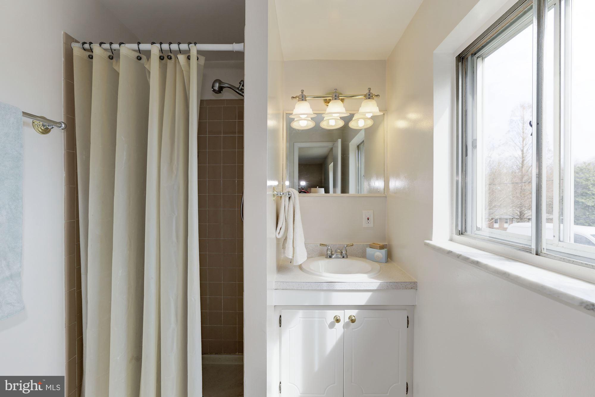 3113 Winifred Drive Burtonsville, MD 20866 - Photo 20 of 31 Ensuite master bath