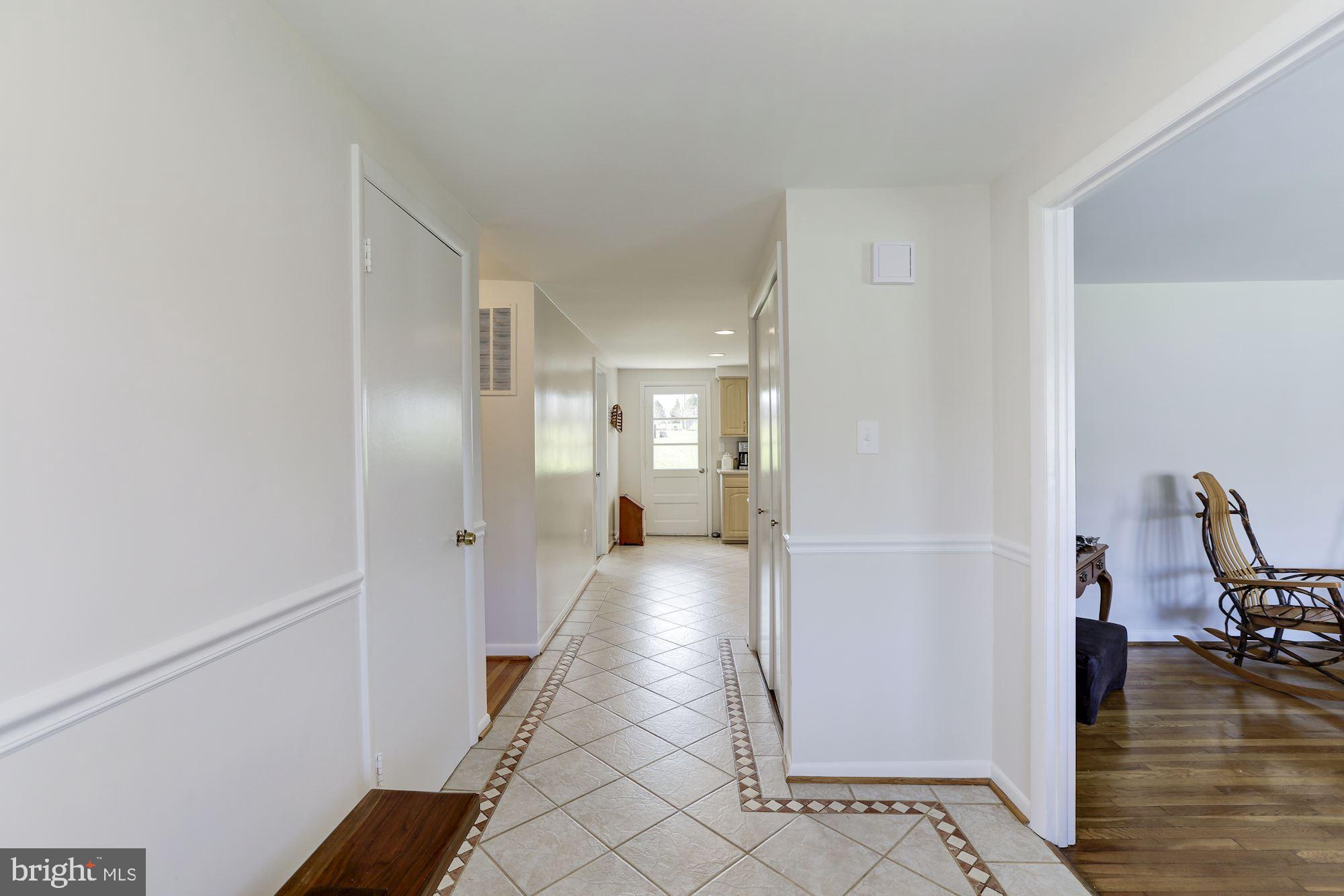 3113 Winifred Drive Burtonsville, MD 20866 - Photo 4 of 31 Foyer