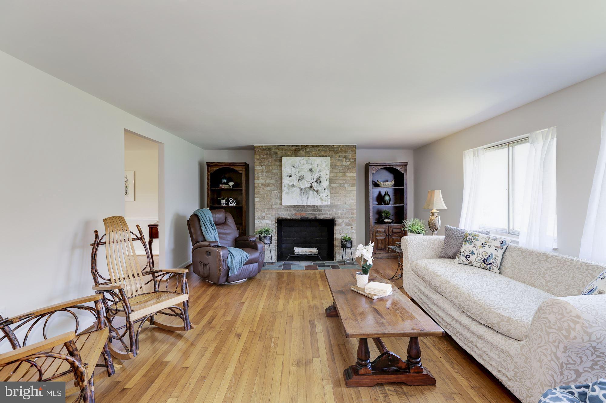 3113 Winifred Drive Burtonsville, MD 20866 - Photo 6 of 31 Oversized living room