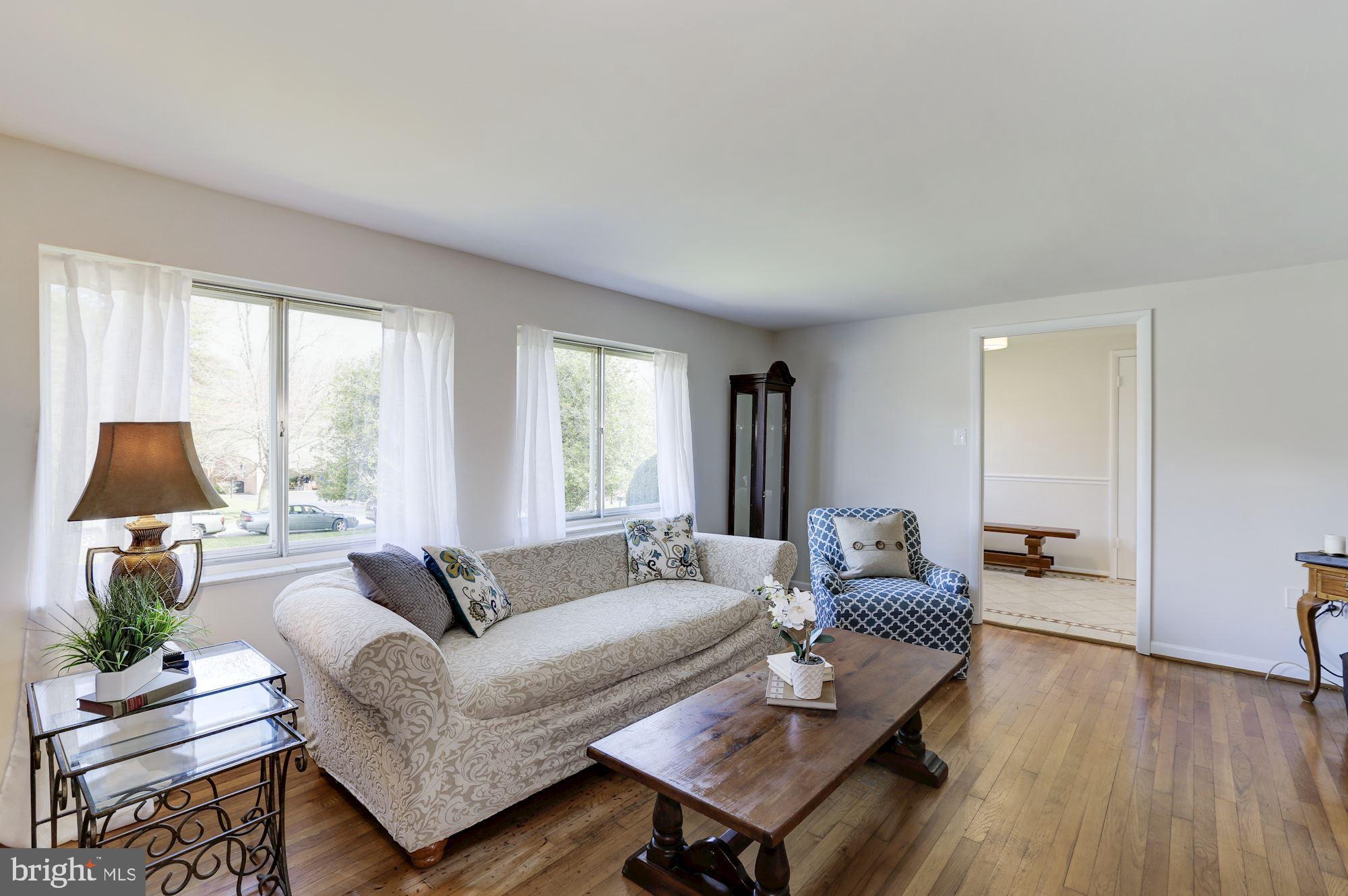 3113 Winifred Drive Burtonsville, MD 20866 - Photo 10 of 31 Oversized living room
