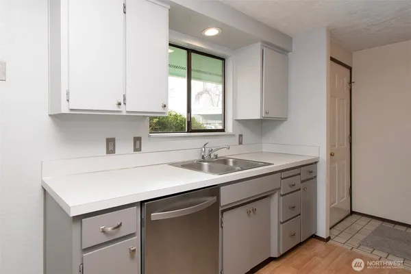 $299,950 | 830 North Canterbury Court, Sequim, WA 98382