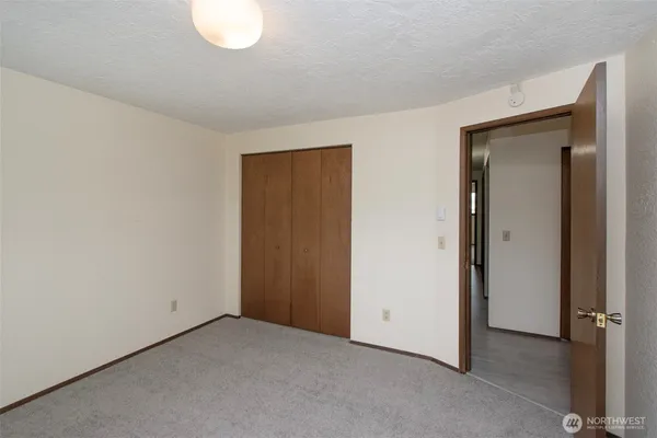 $299,950 | 830 North Canterbury Court, Sequim, WA 98382