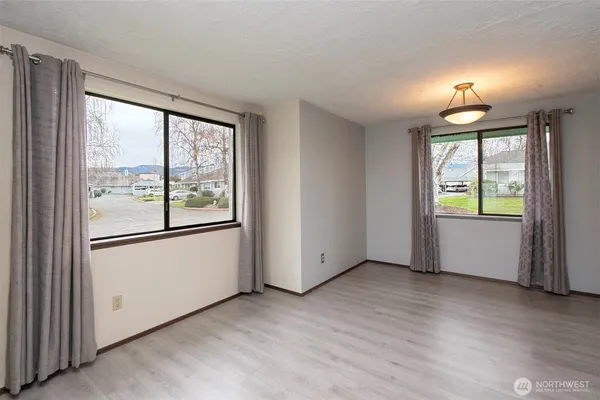 $299,950 | 830 North Canterbury Court, Sequim, WA 98382
