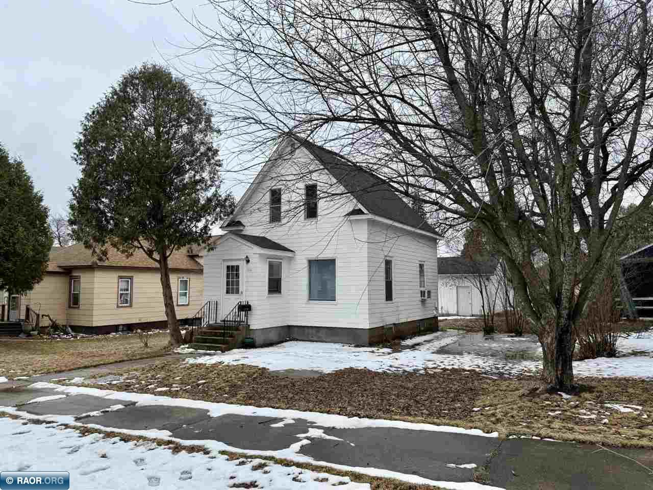 516 12th Street North Virginia, MN 55792 - Photo 1 of 39
