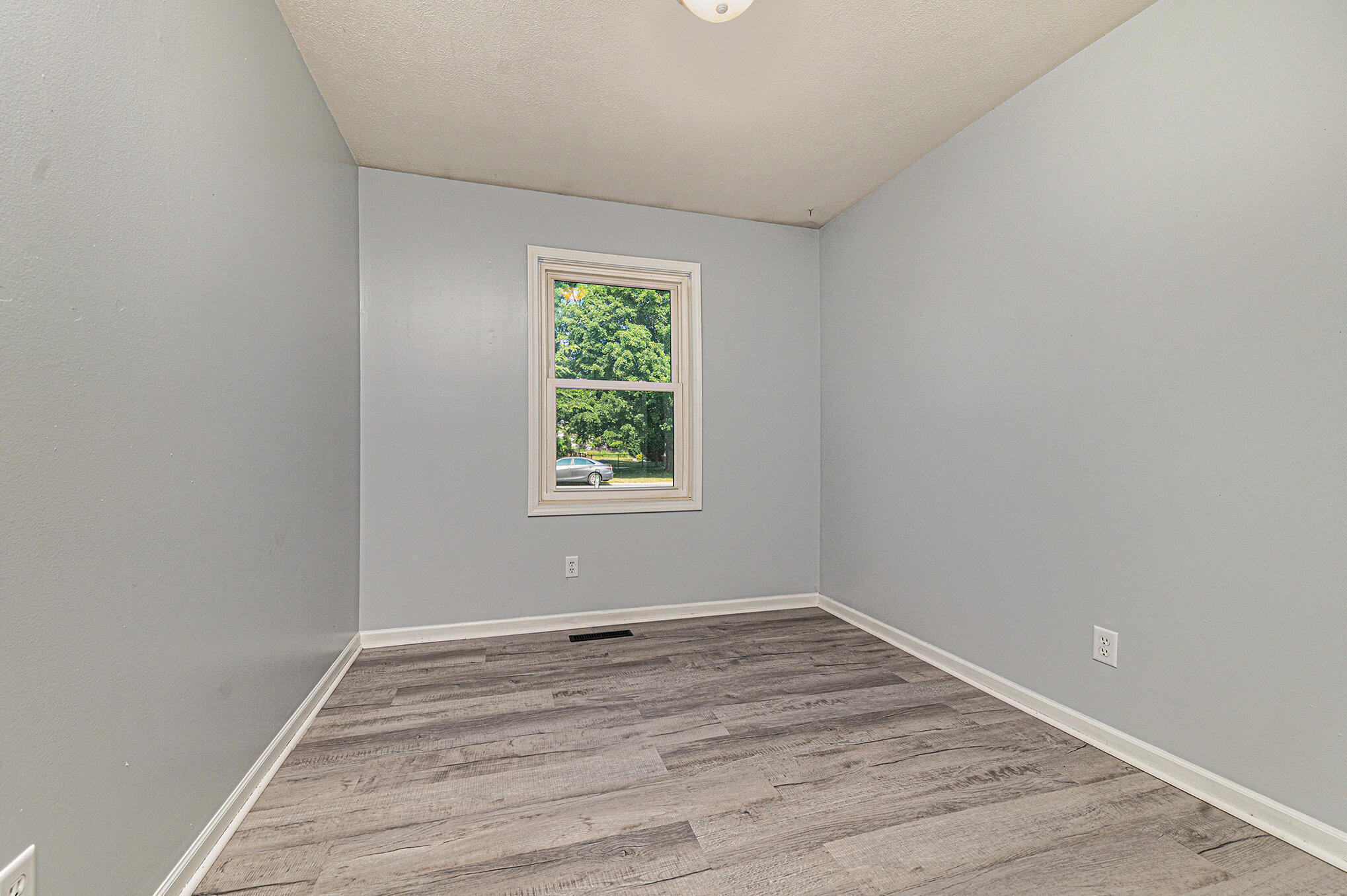 1710 Stone Mill Road Kalamazoo, MI 49006 - Photo 15 of 26 019_converted_29