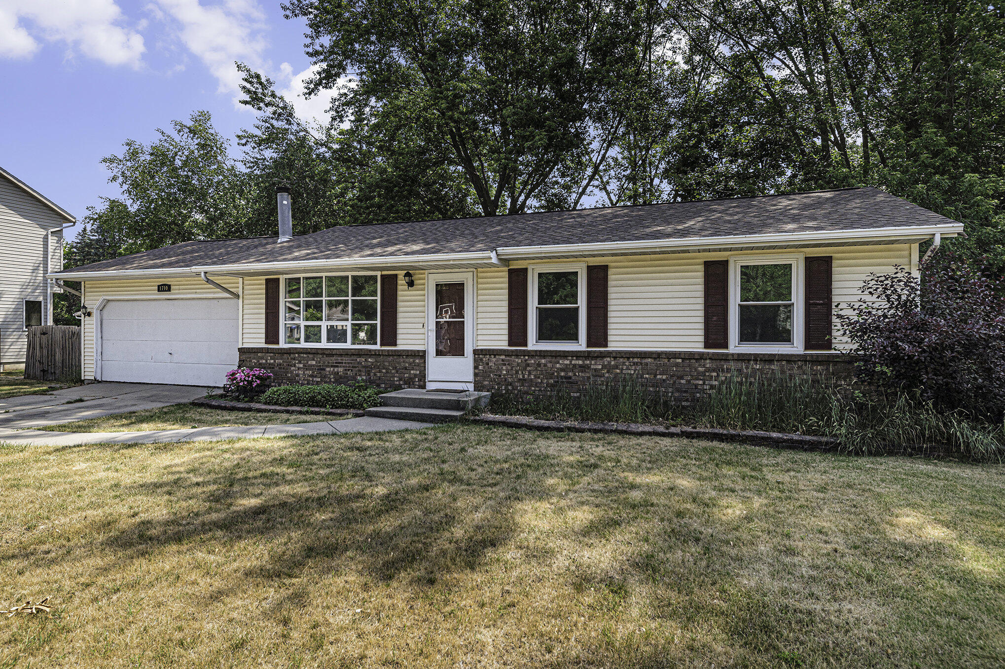 1710 Stone Mill Road Kalamazoo, MI 49006 - Photo 2 of 26 004_converted_57