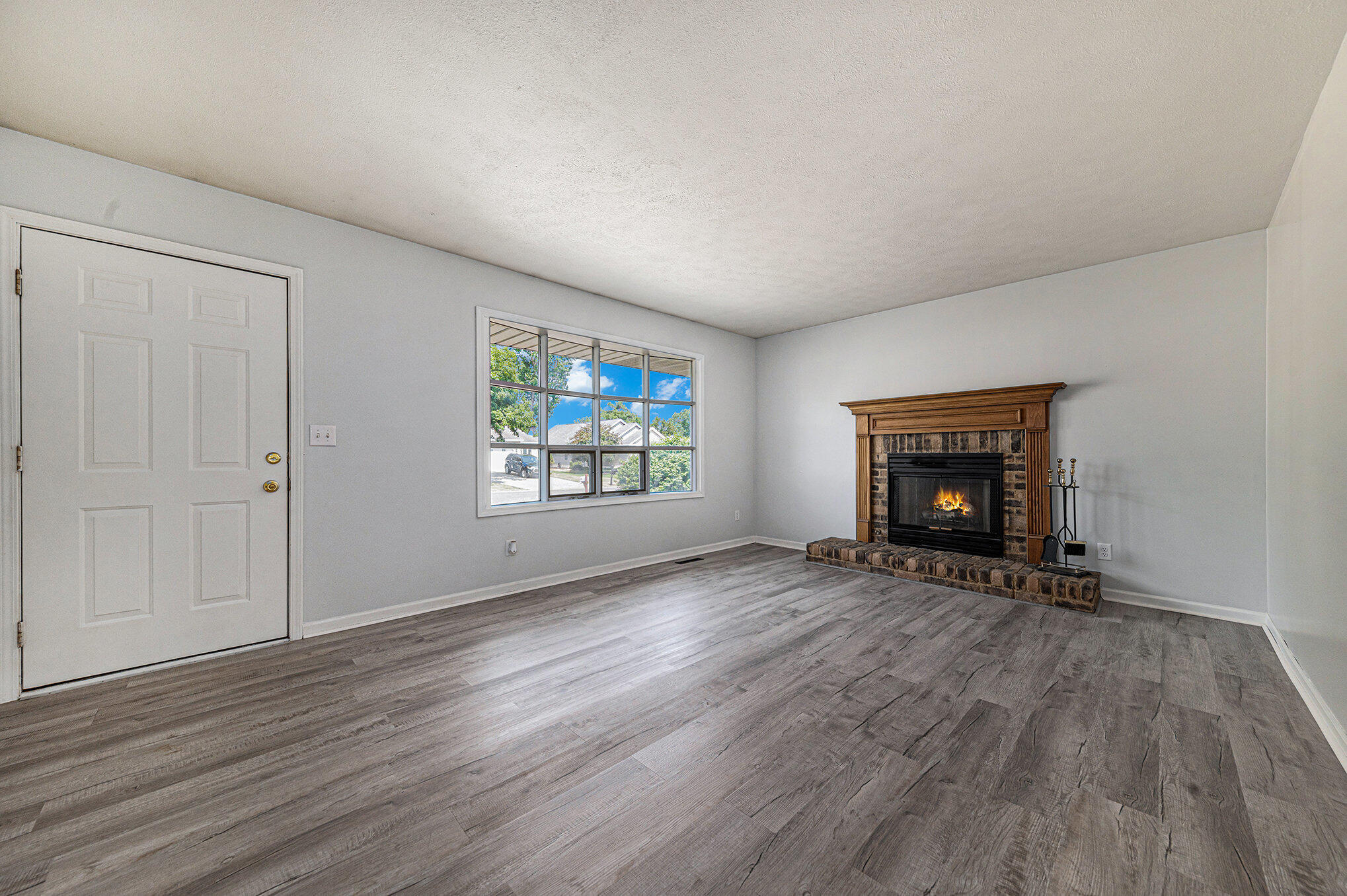 1710 Stone Mill Road Kalamazoo, MI 49006 - Photo 3 of 26 005_converted_51