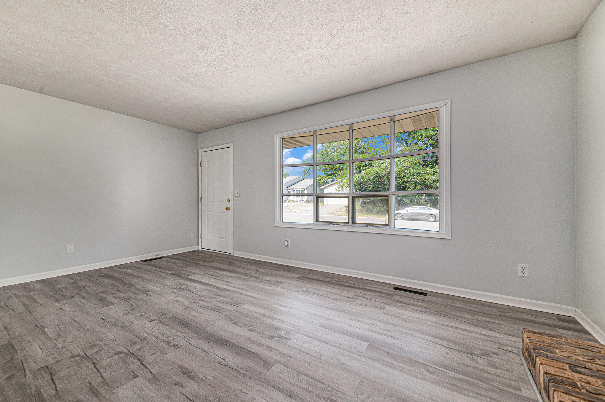 1710 Stone Mill Road Kalamazoo, MI 49006 - Photo 5 of 26 007_converted_53