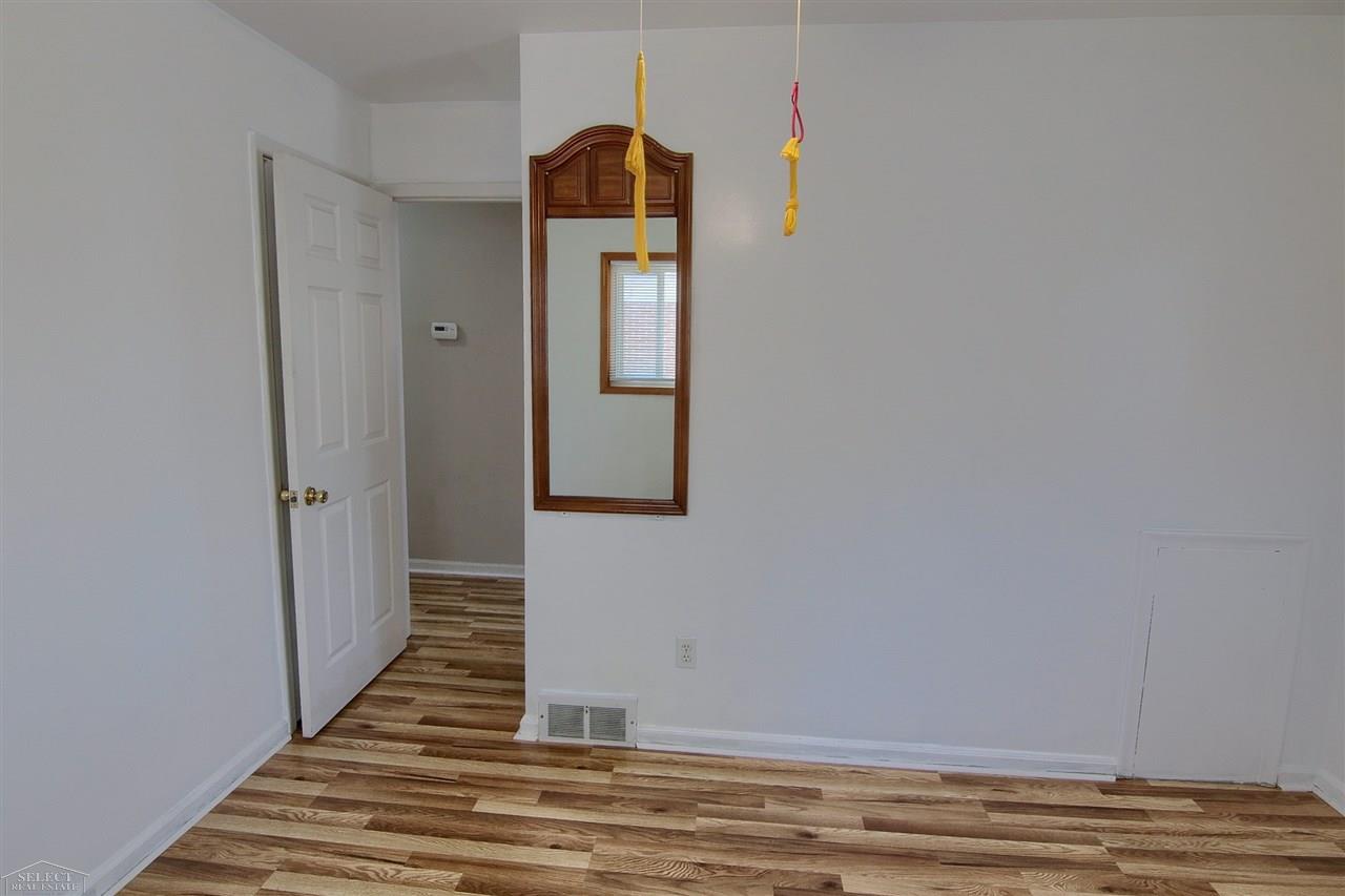 18135 Stephens Road Eastpointe, MI 48021 - Photo 14 of 30 31387640-13.JPG