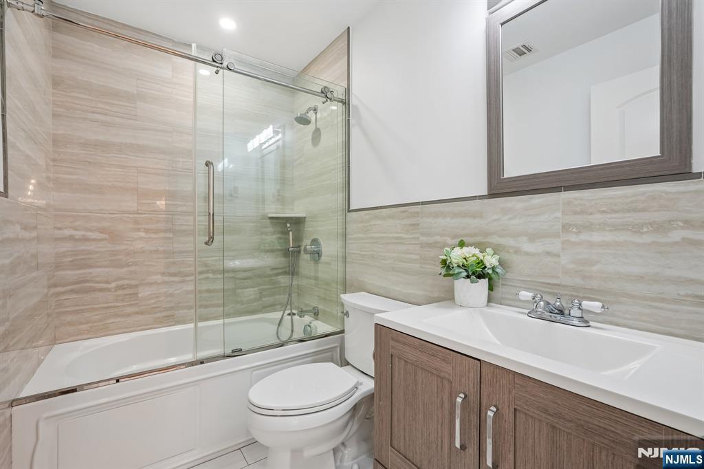 109 Prospect Street Paramus, NJ 07652 - Photo 23 of 33 Gallery Image 23