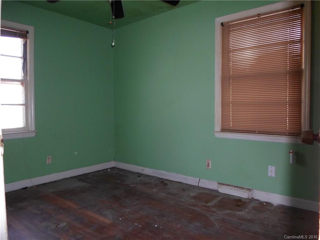 908 Clanton Road Charlotte, NC 28217 - Photo 8 of 17 Gallery Image 8