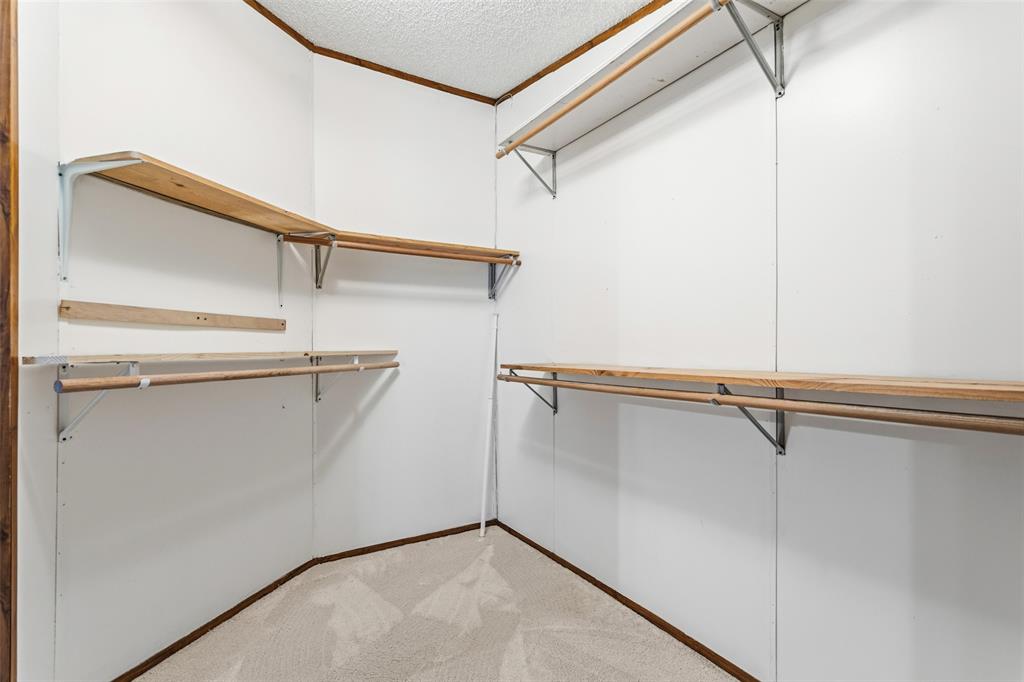 7398 County Road 334 Tyler, TX 75708 - Photo 21 of 39 Primary Walk in closet