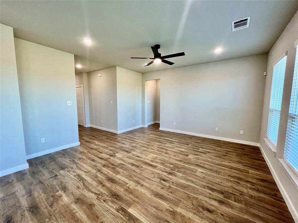 7000 Guilford Road Midlothian, TX 76065 - Photo 5 of 29 Gallery Image 5