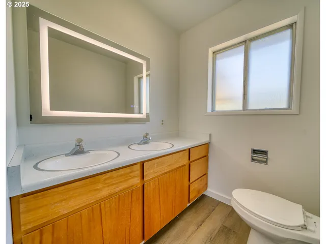 $569,000 | 73521 Cedar Drive, Rainier, OR 97048