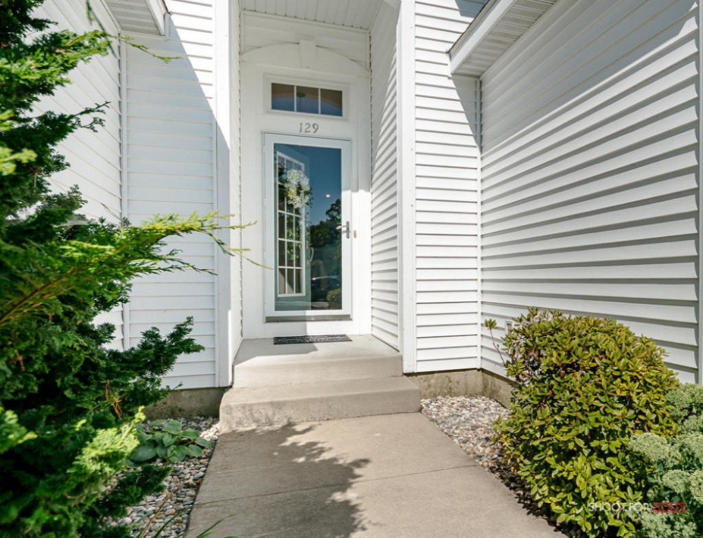 129 Stone Gate Court Spring Lake, MI 49456 - Photo 3 of 37 03129StoneGate LoRes
