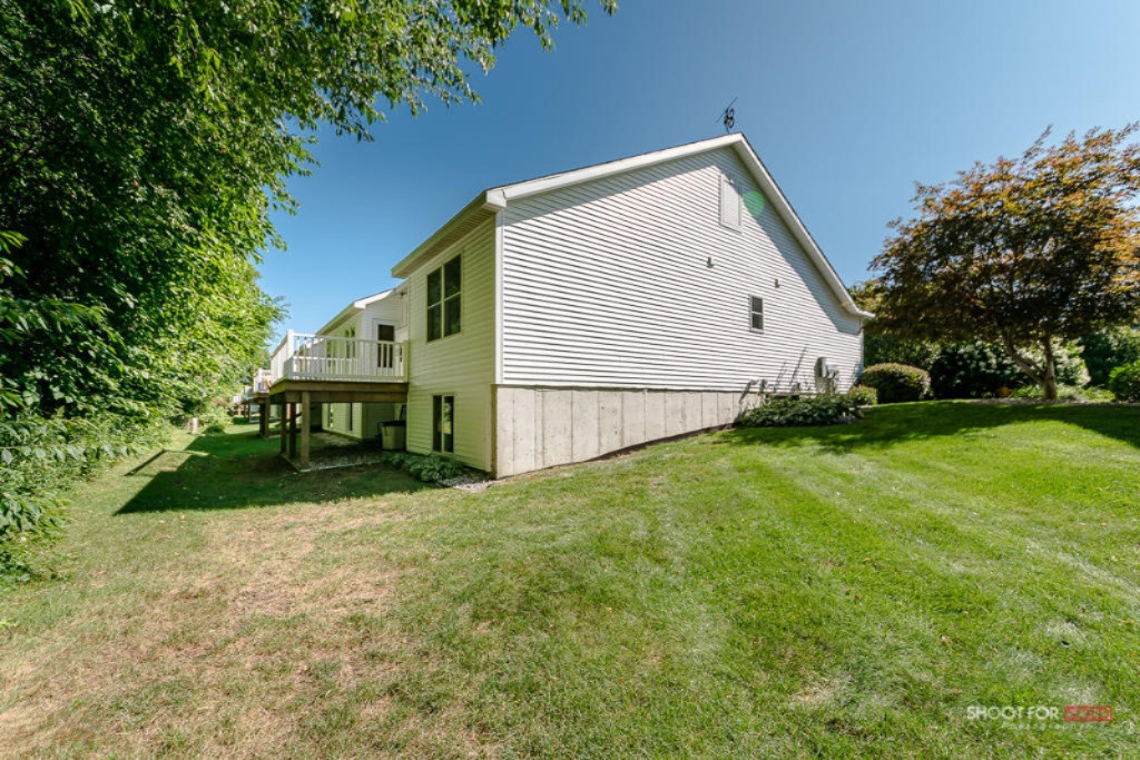 129 Stone Gate Court Spring Lake, MI 49456 - Photo 4 of 37 04129StoneGate LoRes