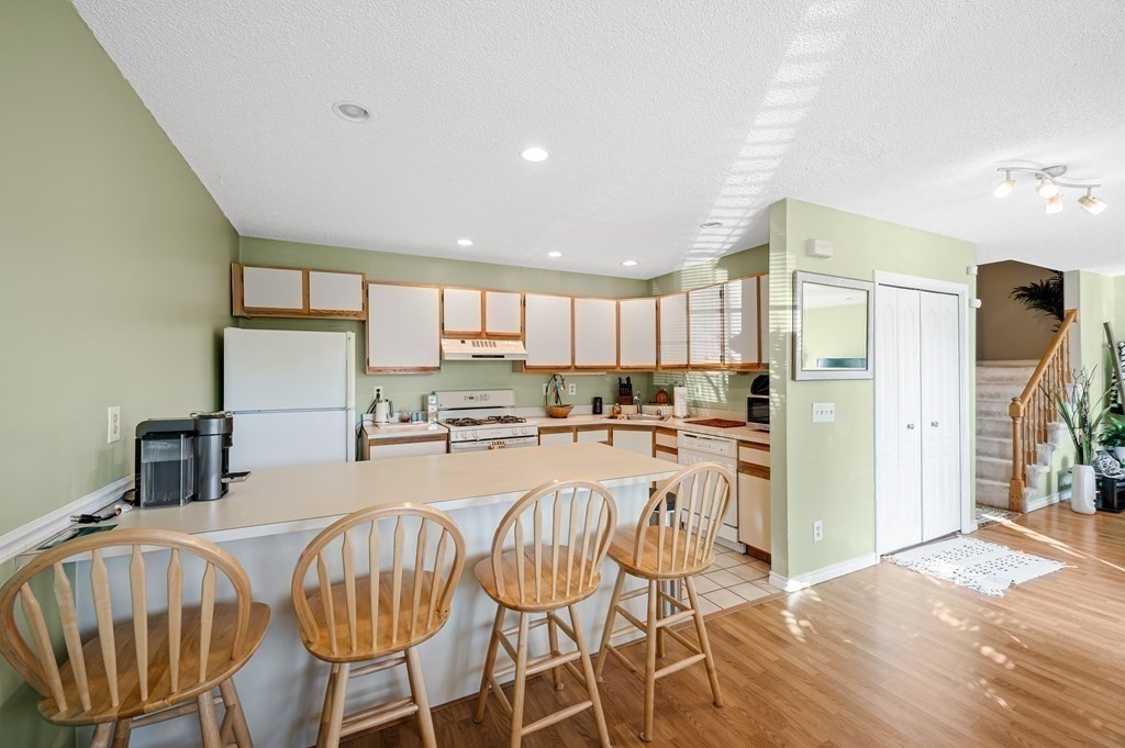 104 Johnson Road, Unit 1204 Chicopee, MA 01022 - Photo 6 of 35