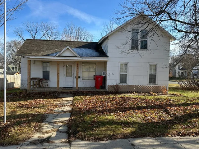 $120,000 | 12 1st Avenue Northeast, Dodge Center, MN 55927