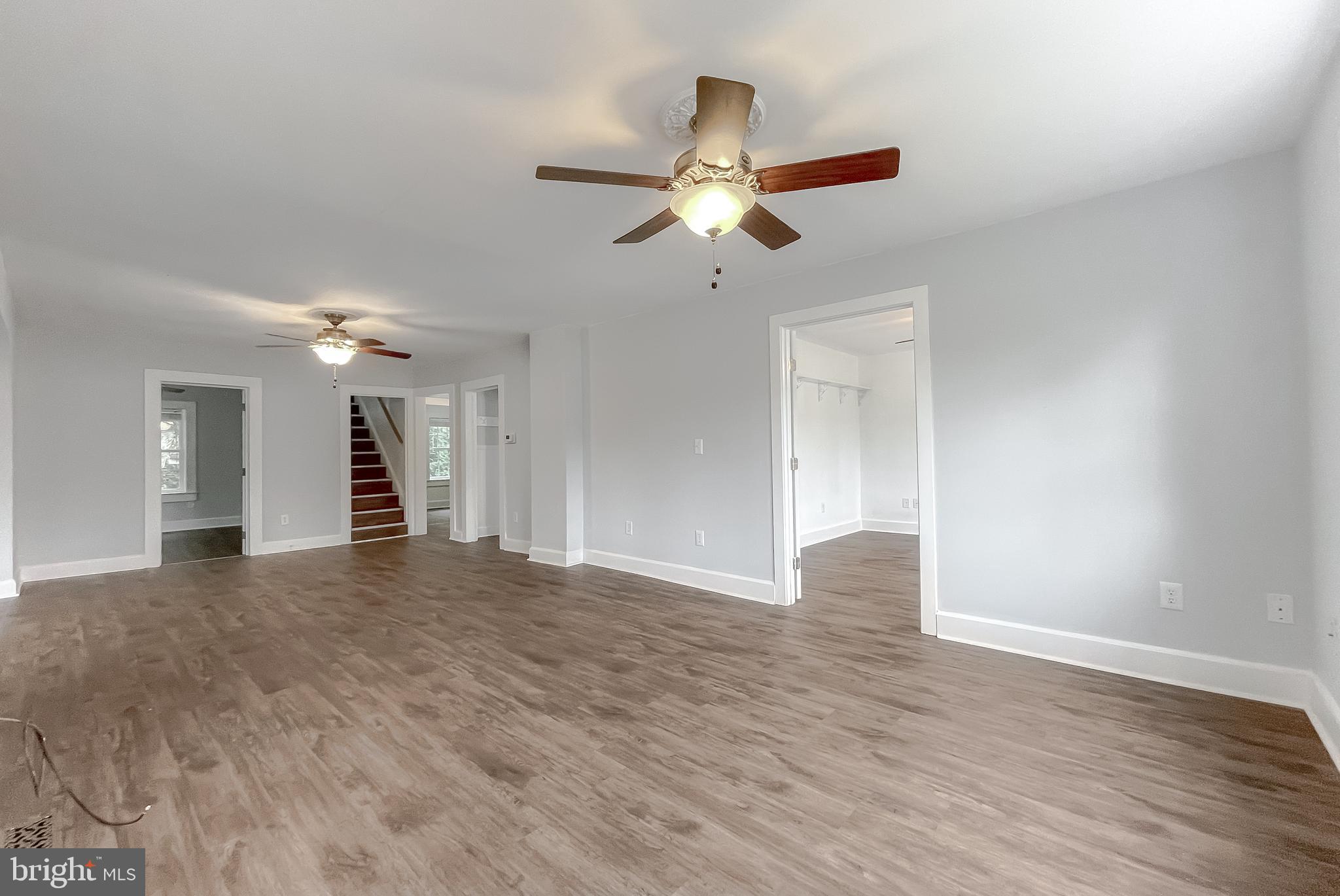 18439 Windmill Point Road Drayden, MD 20630 - Photo 8 of 41 Living Room