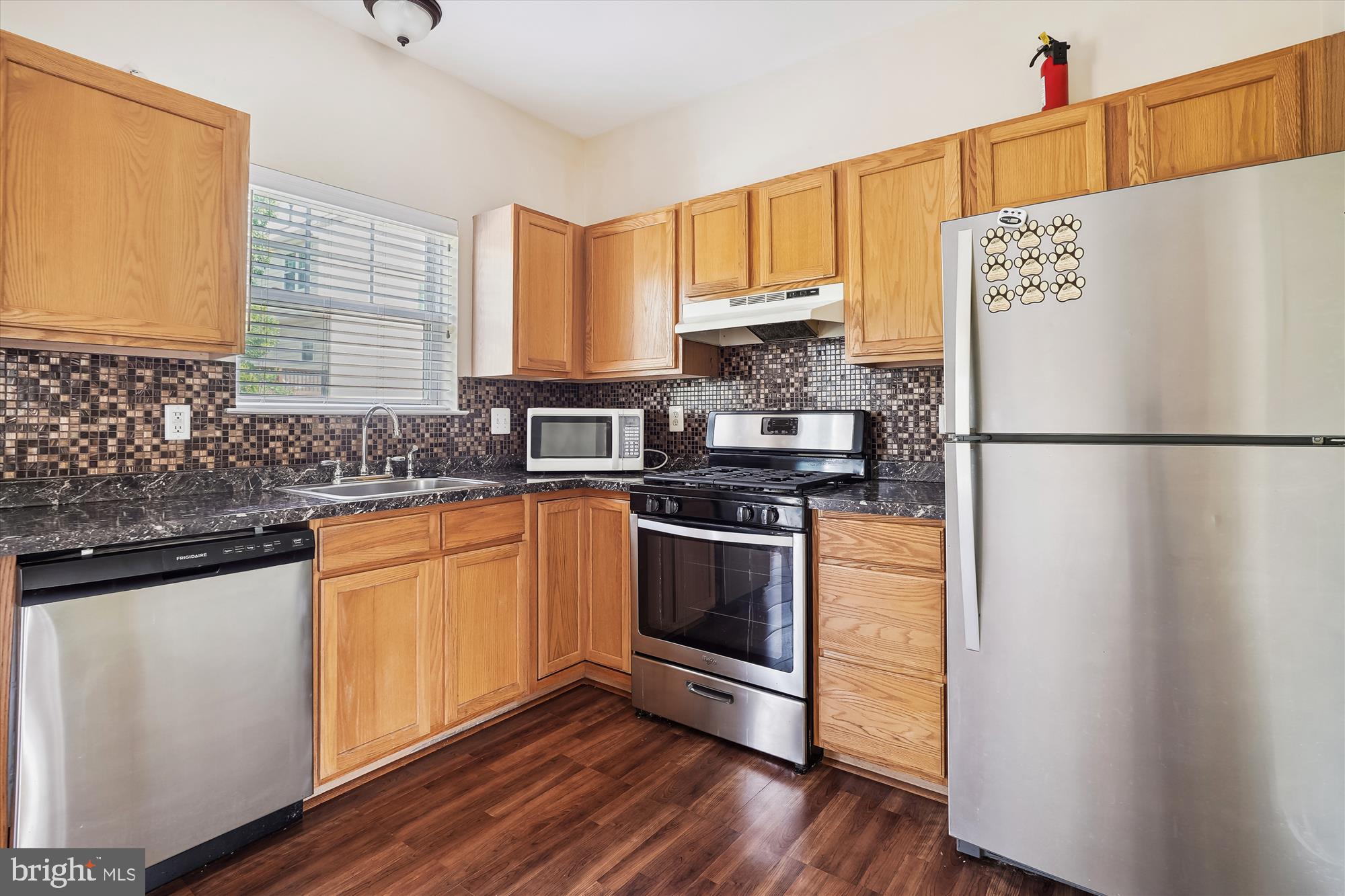 43774 Sunset Terrace Ashburn, VA 20147 - Photo 9 of 40 Kitchen