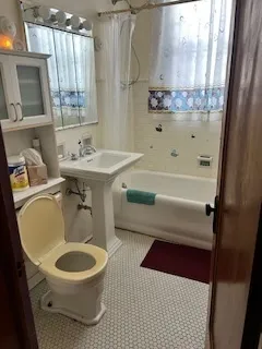 $160,000 | 7611 South Ridgeland Avenue, Chicago, IL 60649