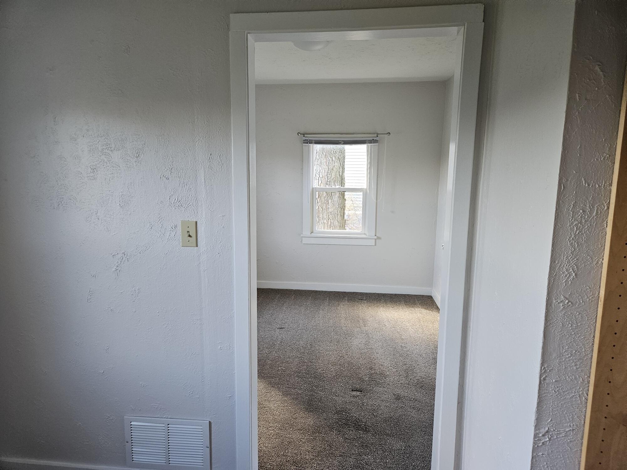330 West Johnson Road La Porte, IN 46350 - Photo 13 of 20 2000x1500