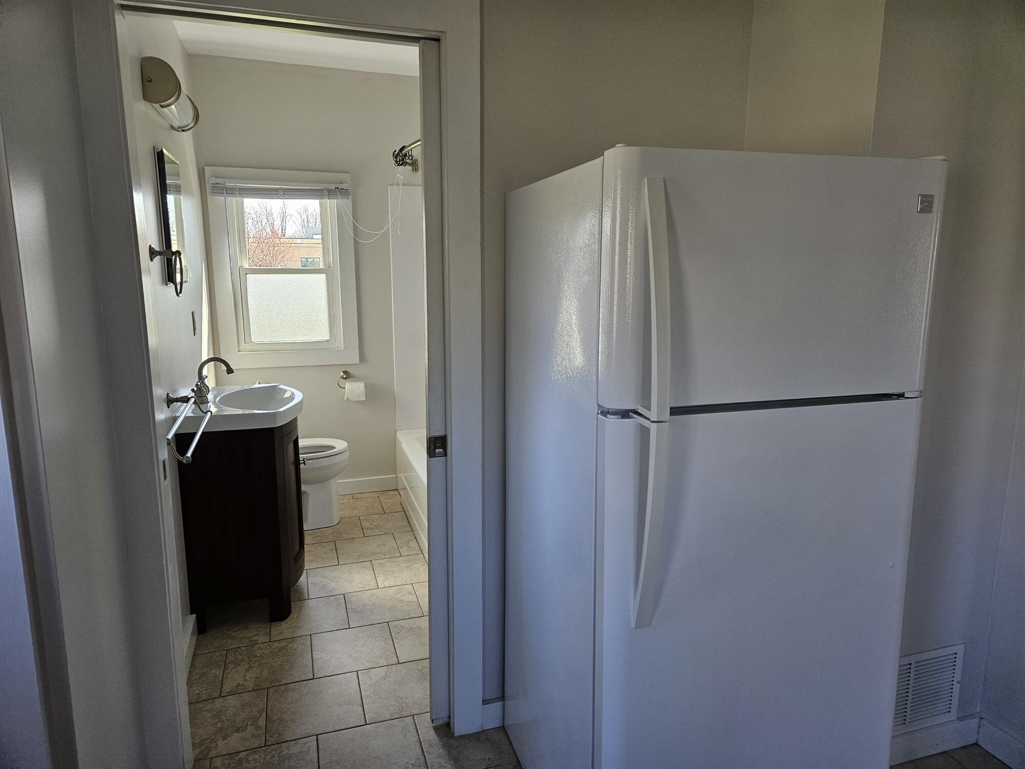 330 West Johnson Road La Porte, IN 46350 - Photo 6 of 20 2000x1500