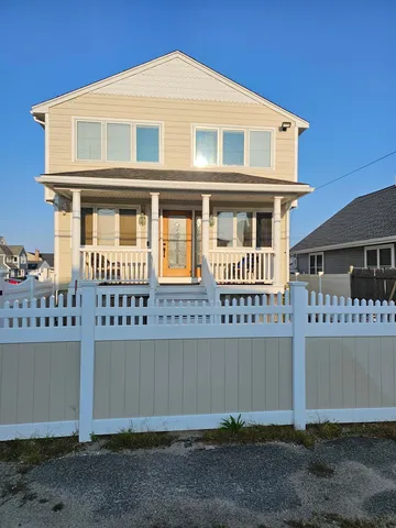 $2,200 | 152 Ocean Drive, Unit LOWR, Seabrook, NH 03874