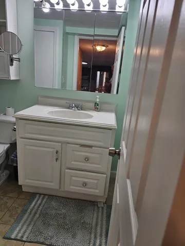 $2,200 | 152 Ocean Drive, Unit LOWR, Seabrook, NH 03874