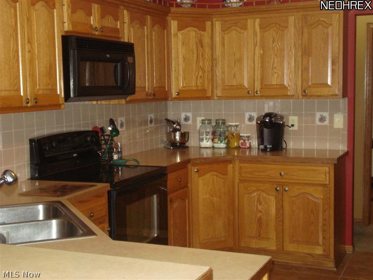 7108 Lardon Road Malvern, OH 44644 - Photo 8 of 22 Gallery Image 8