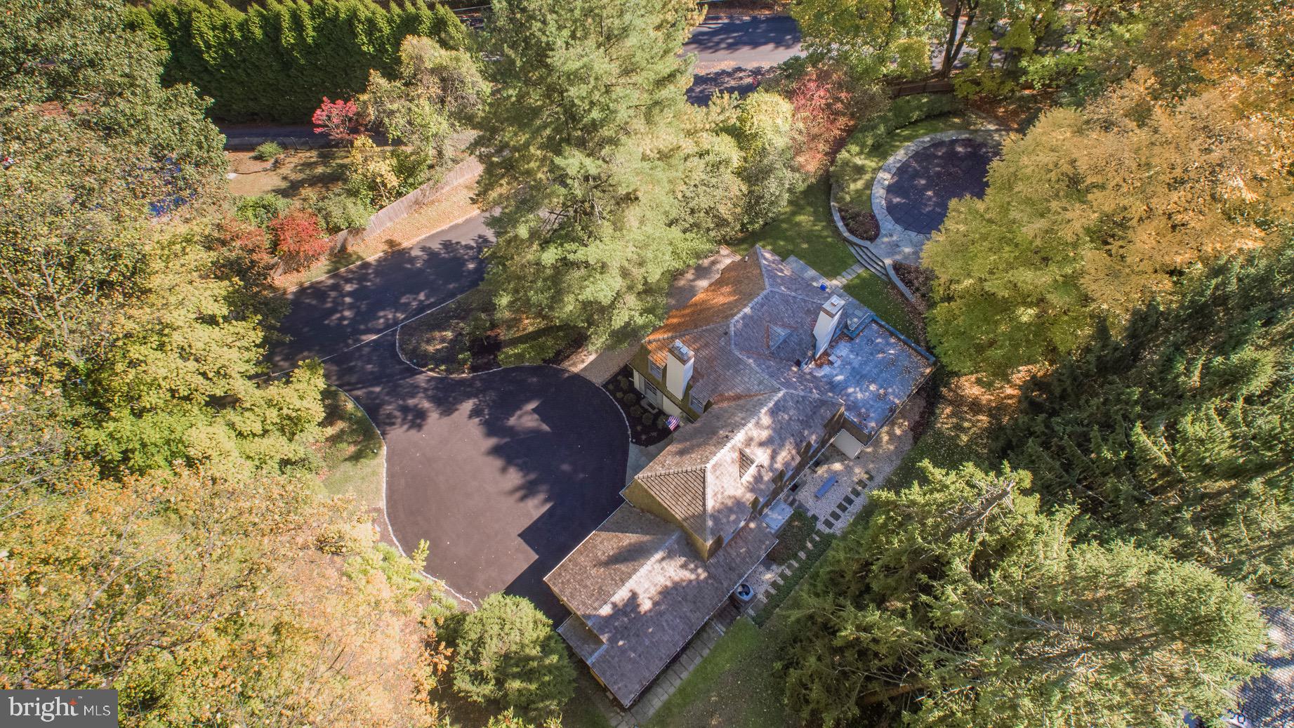 445 Caversham Road Bryn Mawr, PA 19010 - Photo 36 of 39 Top down view in the Fall.. Notice the privacy.