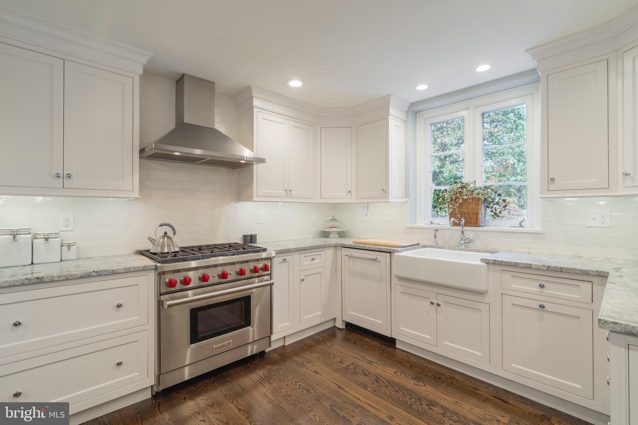 445 Caversham Road Bryn Mawr, PA 19010 - Photo 10 of 39 High end stainless kitchen appliances.