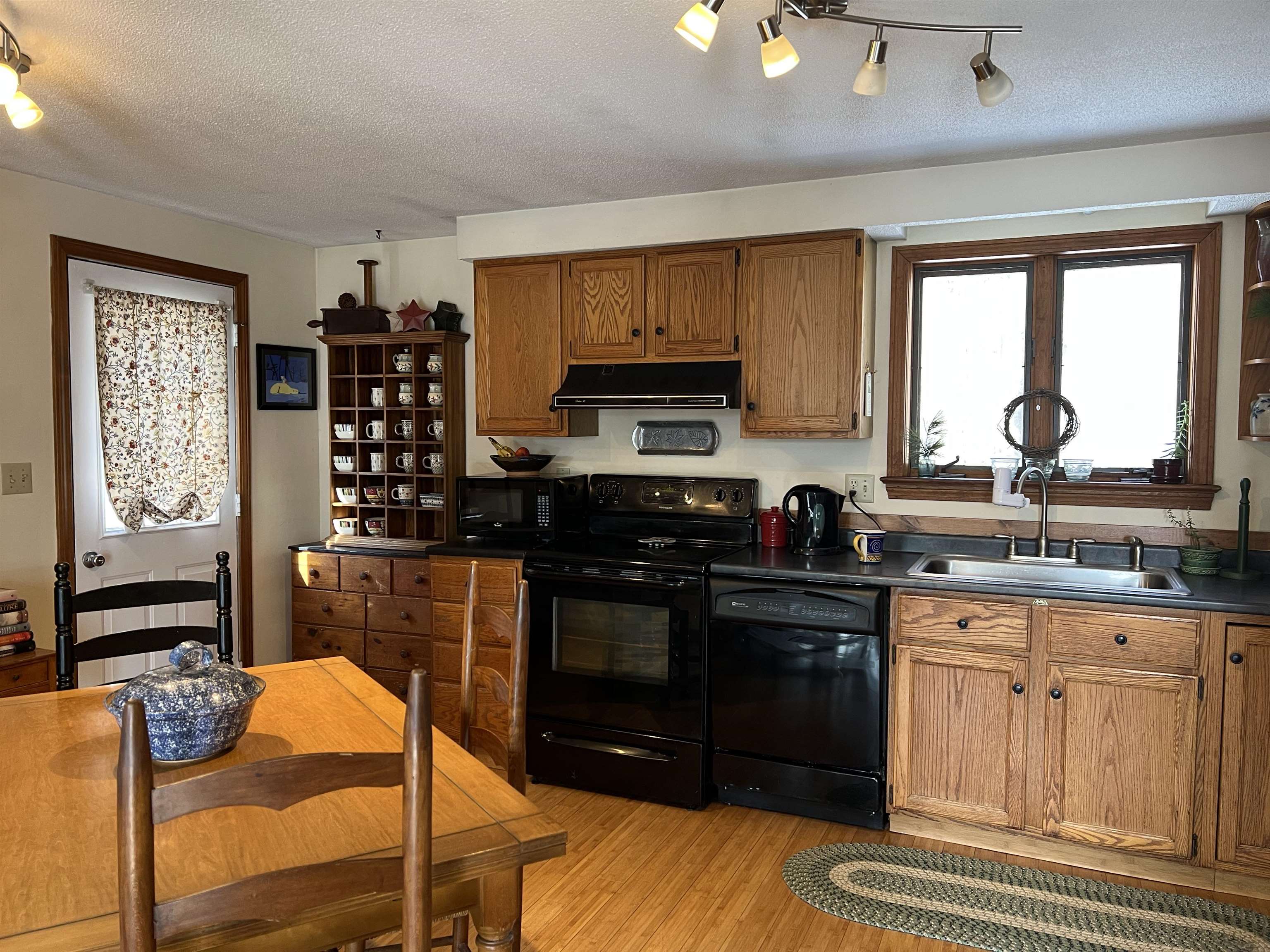 40 Gen Miller Highway Temple, NH 03084 - Photo 4 of 12