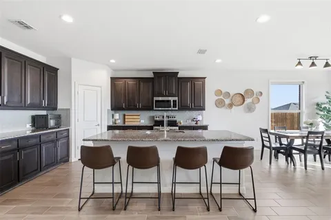 $420,000 | 1109 Scotney Lane, Saginaw, TX 76131