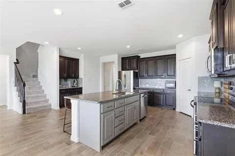 $420,000 | 1109 Scotney Lane, Saginaw, TX 76131