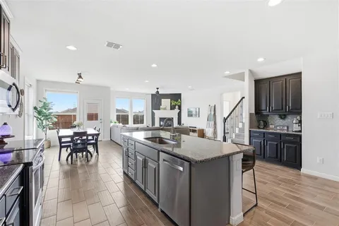 $420,000 | 1109 Scotney Lane, Saginaw, TX 76131